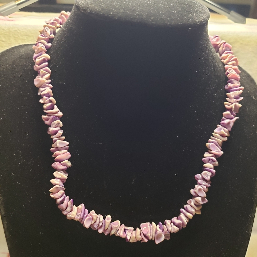 Stunning And Beautiful Purple Dyed Shell Choker
